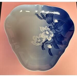 Vintage BING Grondahl DENMARK CHRISTMAS ROSE PATTERN 40 TRIANGULAR CAKE PLATE